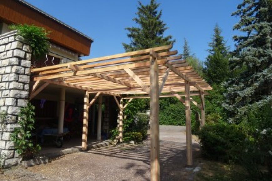 Réalisation d’une Pergola en Douglas chez des particuliers à Gap